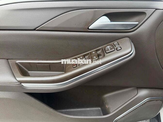 VinFast Lux SA 2.0 Turbo Plus 2022 Trắng