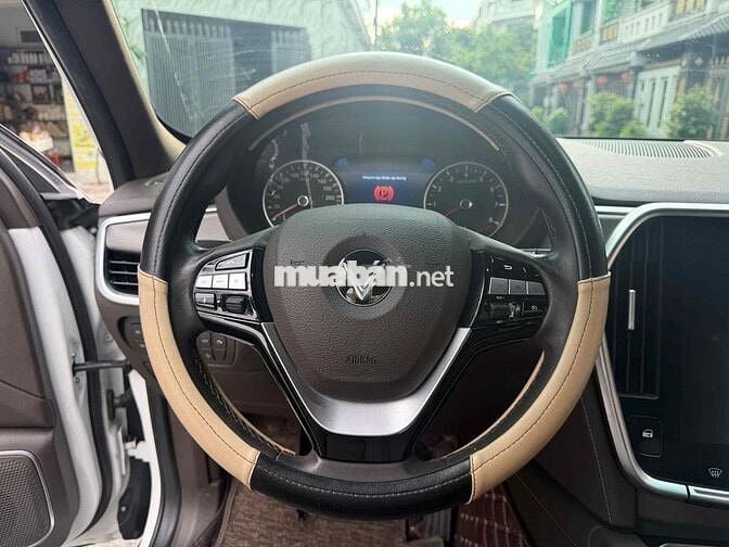 VinFast Lux SA 2.0 Turbo Plus 2022 Trắng