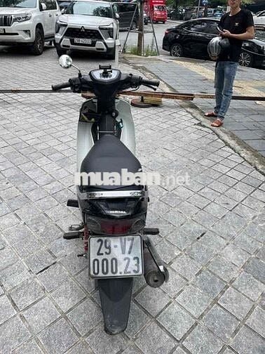 Yamaha Sirius Trắng