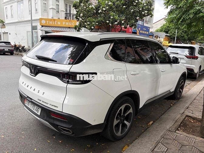 VinFast Lux SA 2.0 Turbo Plus 2022 Trắng
