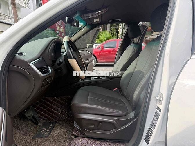 VinFast Lux SA 2.0 Turbo Plus 2022 Trắng