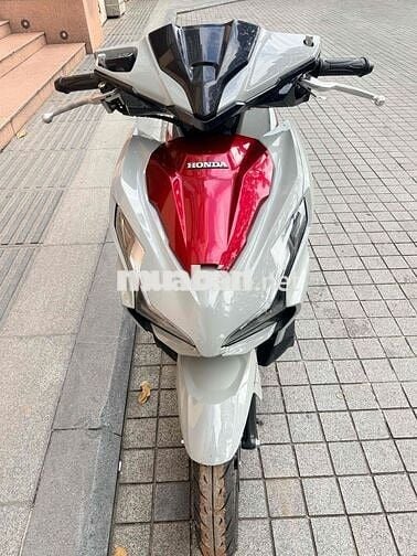 Honda Air Blade 125 2024 Trắng đỏ Smartkey
