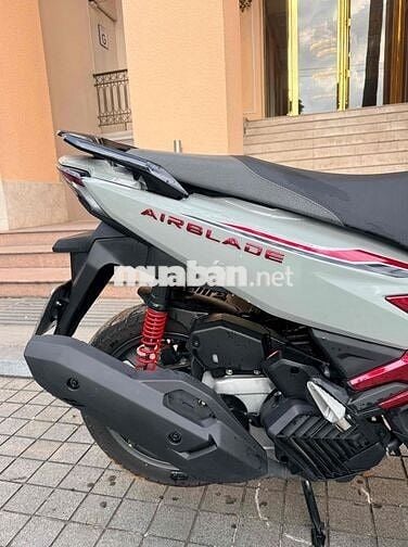 Honda Air Blade 125 2024 Trắng đỏ Smartkey