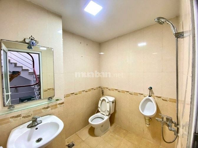 Cho thuê sàn Vp 100m Khu Đền Lừ, có hầm xe máy, chỗ để Ô Tô, 12 triệu