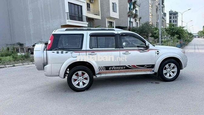 Ford Everest 2011 Tự động Bạc