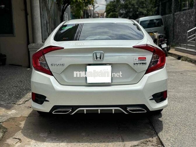 Honda Civic 1.8E 2018 Trắng 42.000km