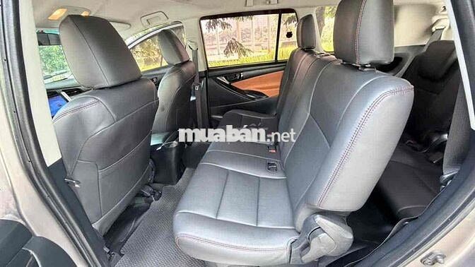 Toyota Innova 2018 8 chỗ Xám Số sàn