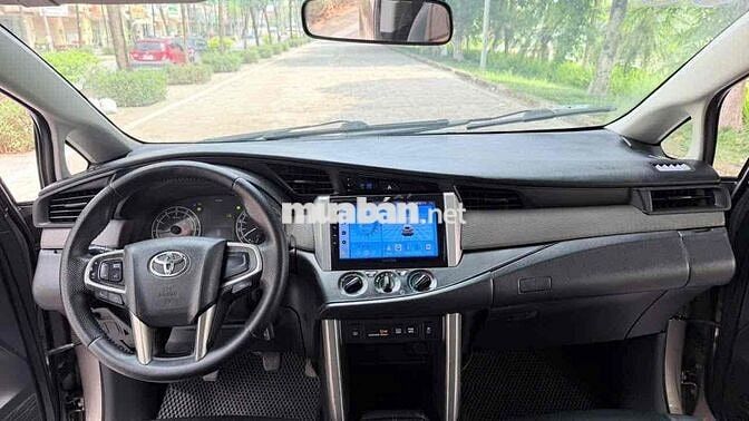 Toyota Innova 2018 8 chỗ Xám Số sàn