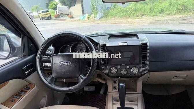Ford Everest 2011 Tự động Bạc