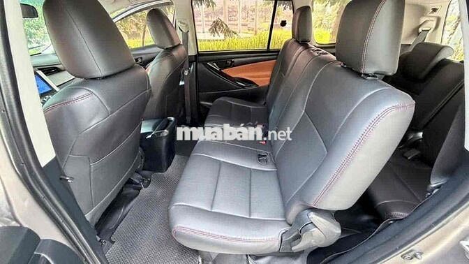 Toyota Innova 2018 8 chỗ Xám Số sàn