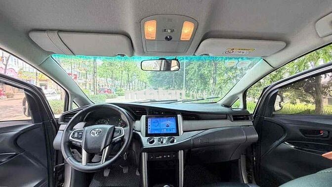 Toyota Innova 2018 8 chỗ Xám Số sàn