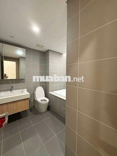 Cho thuê 3N Cơ bản Golden Land 120m2 - Có Slot Ô tô 15Tr/th Vào luôn