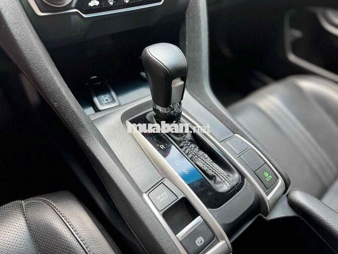 Honda Civic 1.8E 2018 Trắng 42.000km