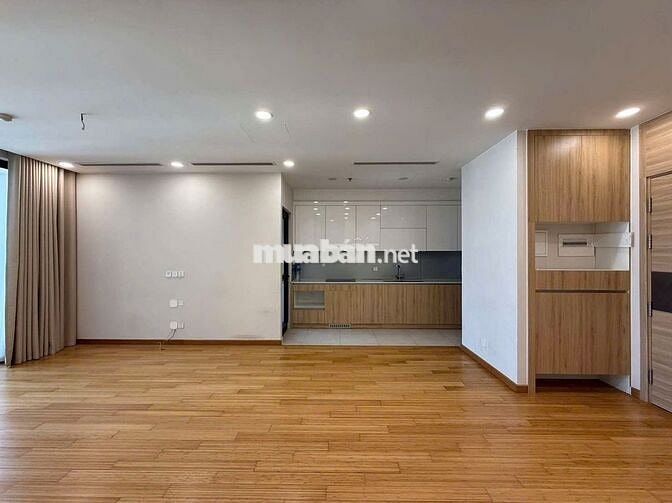 Cho thuê 3N Cơ bản Golden Land 120m2 - Có Slot Ô tô 15Tr/th Vào luôn