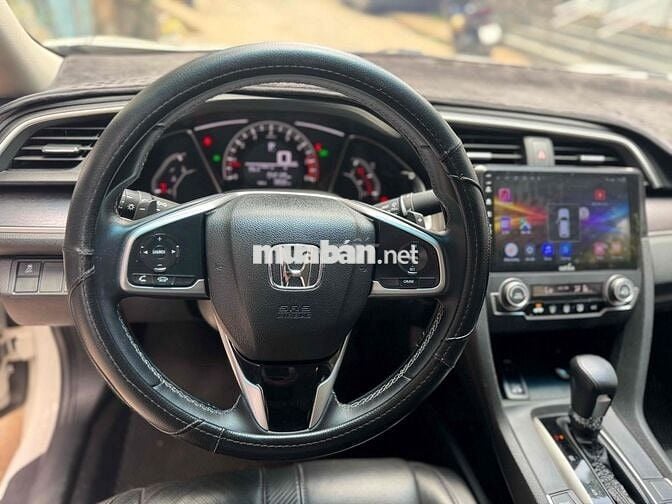Honda Civic 1.8E 2018 Trắng 42.000km