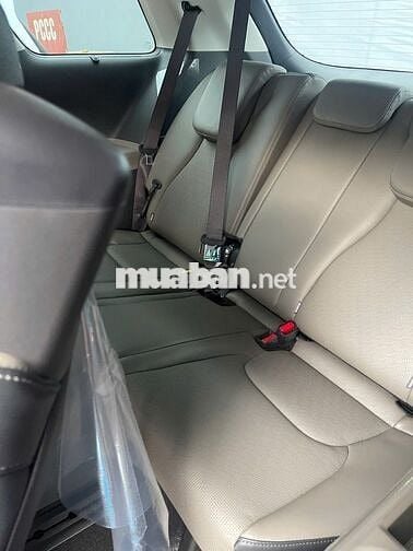 KIA CARNIVAL 1.6T HEV SIGNATURE Trắng 7 chỗ