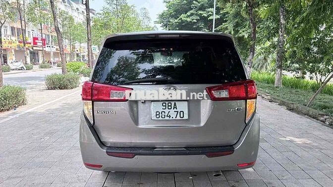 Toyota Innova 2018 8 chỗ Xám Số sàn