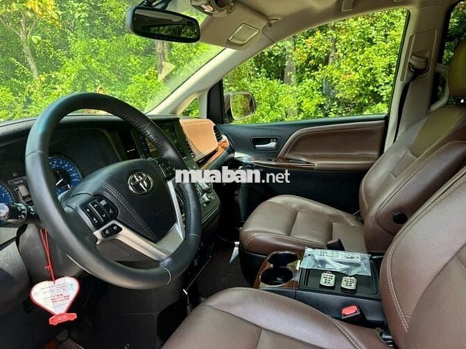 Toyota Sienna Limited 2017 Vàng cát 78.000 km