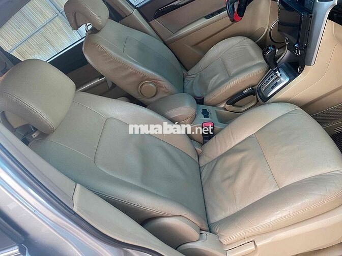 Chevrolet Captiva 2.4 Số tự động màu  Bạc.