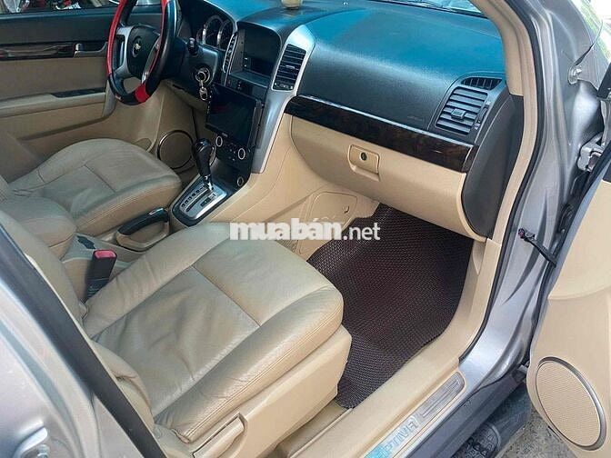 Chevrolet Captiva 2.4 Số tự động màu  Bạc.