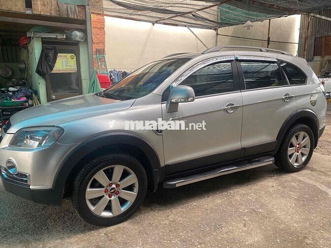 Chevrolet Captiva 2.4 Số tự động màu  Bạc.