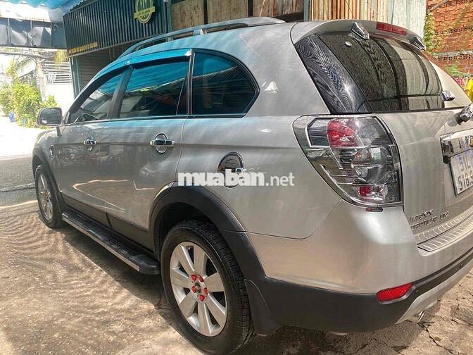 Chevrolet Captiva 2.4 Số tự động màu  Bạc.
