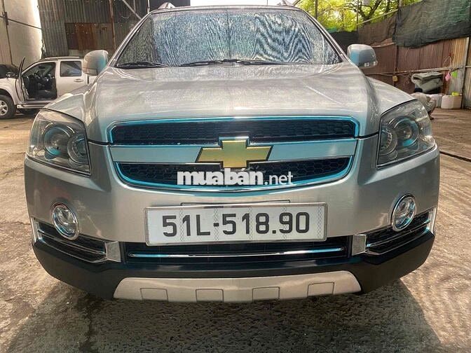 Chevrolet Captiva 2.4 Số tự động màu  Bạc.