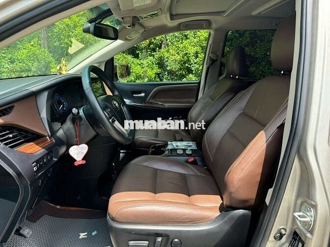 Toyota Sienna Limited 2017 Vàng cát 78.000 km