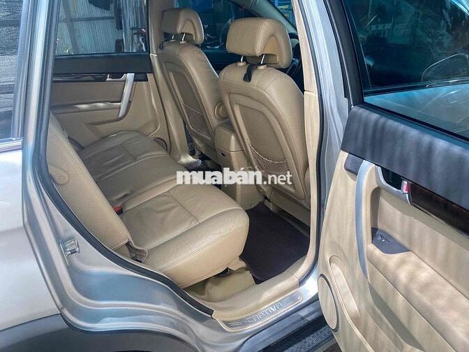 Chevrolet Captiva 2.4 Số tự động màu  Bạc.