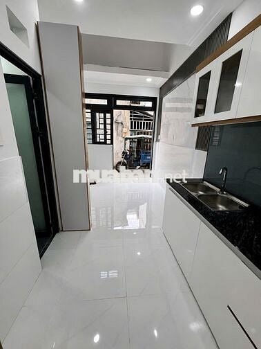 Chỉ 790tr Nhà 21m2 thổ cư đường TCH 34, ngay sân bóng Quang Trung ạ!