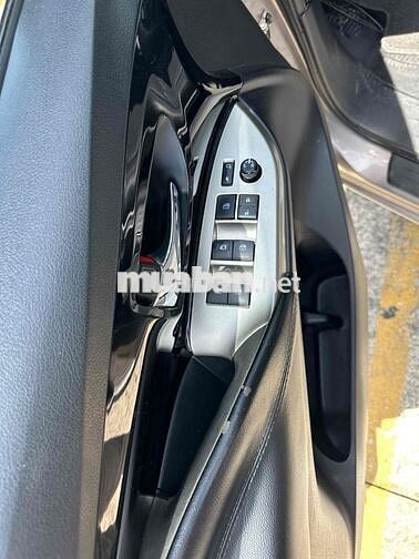 Toyota Innova 2.0G 2017 Vàng cát Số tự động
