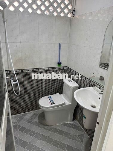 Chính chủ cho thuê mặt bằng đẹp - Ngang 5m đường oto 10m