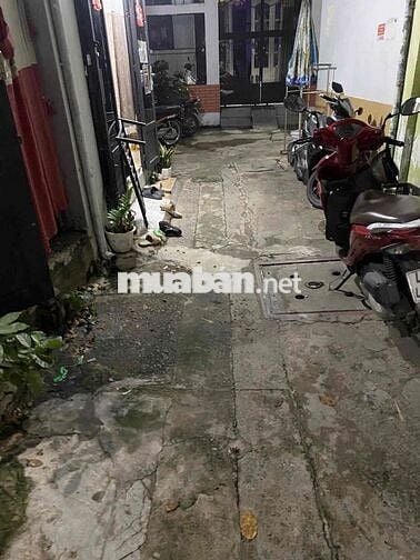 1.88TY có ngay nhà 2 tầng trung tâm ngã tư hàng xanh