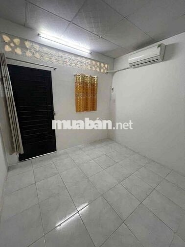 1.88TY có ngay nhà 2 tầng trung tâm ngã tư hàng xanh