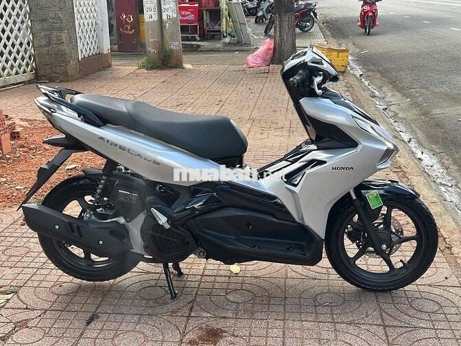 Ab 125 FI 2022 Bạc 6.000 km giá bao sang tên nhé