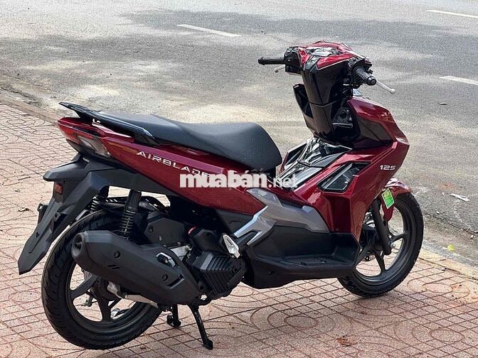 Honda Air Blade 125 2024 Đỏ giá bao sang tên nhé