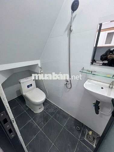 Chỉ 790tr Nhà 21m2 thổ cư đường TCH 34, ngay sân bóng Quang Trung ạ!
