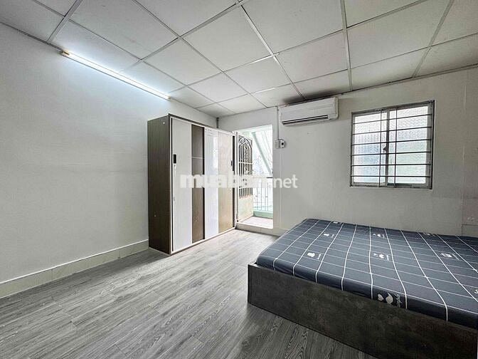 Phòng Công hoà, bancon , ngay pandora trường chinh, gần sân bay