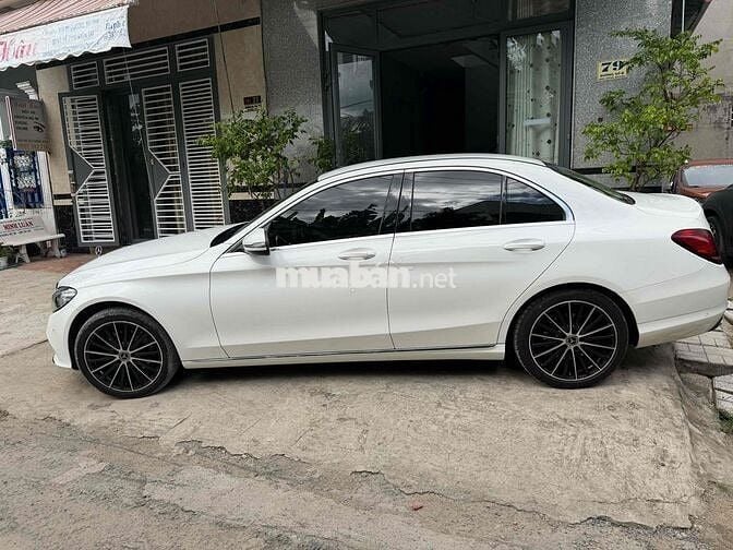 Mercedes-Benz C200 Exclusive 2021 Trắng 30.000 km