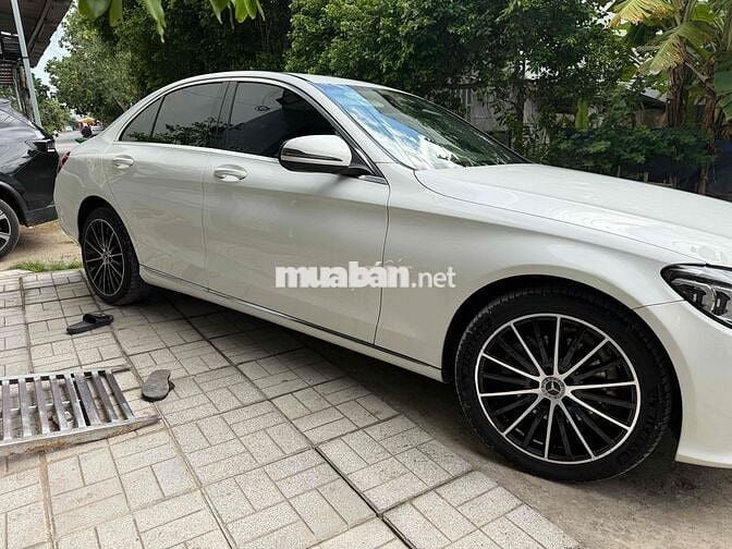 Mercedes-Benz C200 Exclusive 2021 Trắng 30.000 km