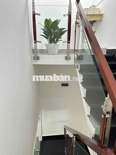 CẦN BÁN CĂN NHÀ TỰ TAY THIẾT KẾ, VÌ LÍ DO ĐI NƯỚC NGOÀI, NHÀ MỚI ĐẸP.