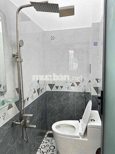 CẦN BÁN CĂN NHÀ TỰ TAY THIẾT KẾ, VÌ LÍ DO ĐI NƯỚC NGOÀI, NHÀ MỚI ĐẸP.