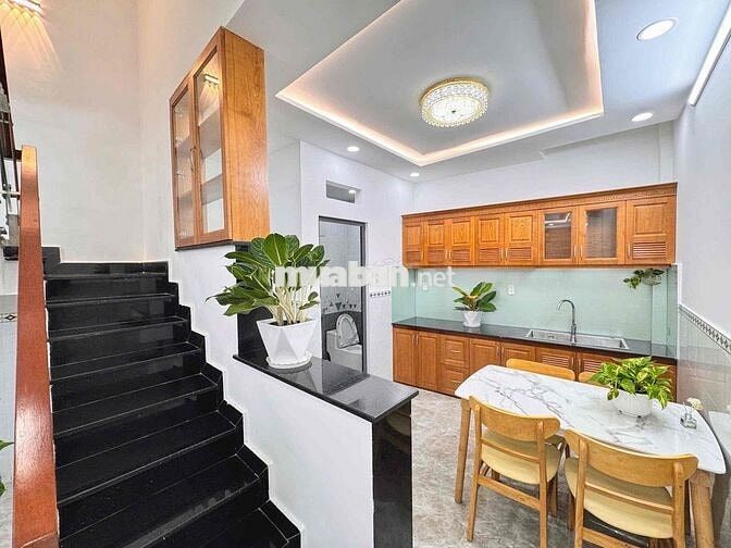 CẦN BÁN CĂN NHÀ TỰ TAY THIẾT KẾ, VÌ LÍ DO ĐI NƯỚC NGOÀI, NHÀ MỚI ĐẸP.