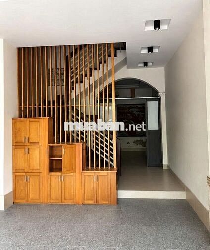 Cho thuê nhà 6 tầng ngõ 86 Duy Tân Giá 25tr/tháng