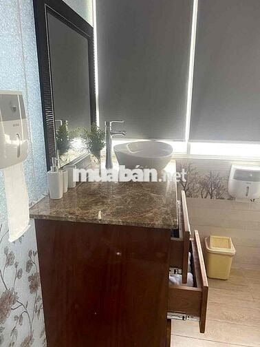phòng studio lầu 1 - 30m2 mặt tiền đường Bình Quới