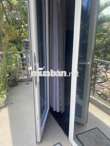 phòng studio lầu 1 - 30m2 mặt tiền đường Bình Quới