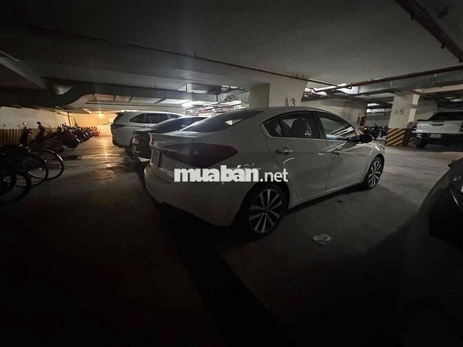 Kia K3 2015 2.0 Trắng 90000 km