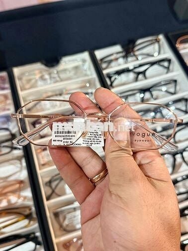 ASV Optical tuyển nhân viên bán hàng ca cố định
