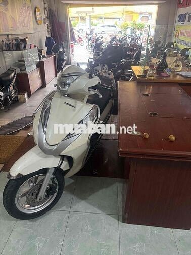 Honda Lead Trắng