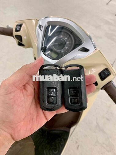 Honda Lead 125 2018 SmartKey Màu Kem Chính Chủ